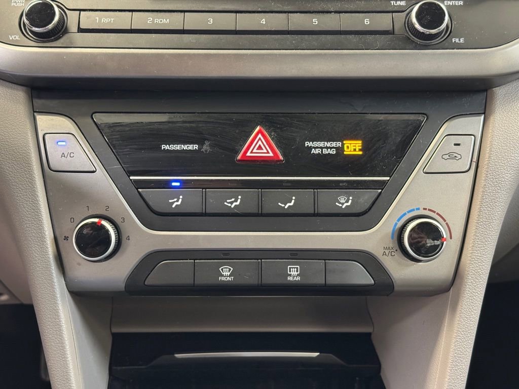 Used 2017 Hyundai Elantra SE image 33