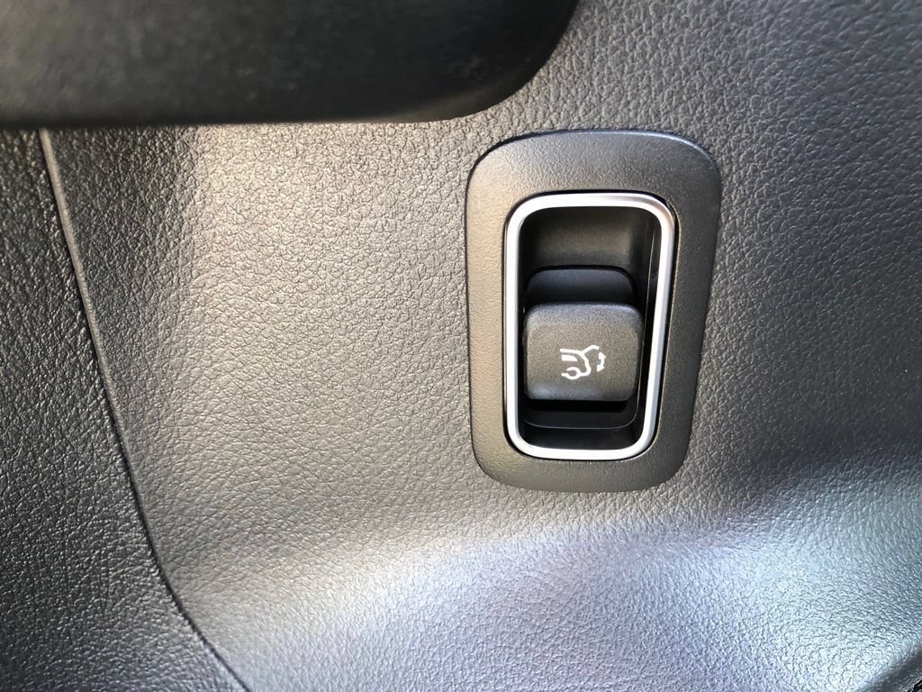 New 2026 Mercedes-Benz GLB 250 4MATIC image 6