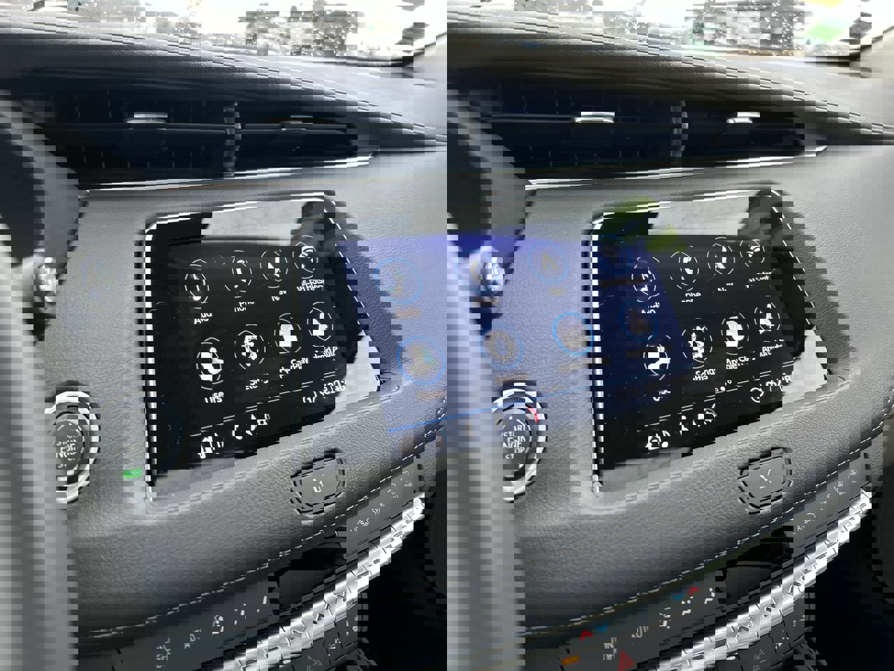 Used 2022 Cadillac XT4 Luxury w/ Cold Weather Package image 27