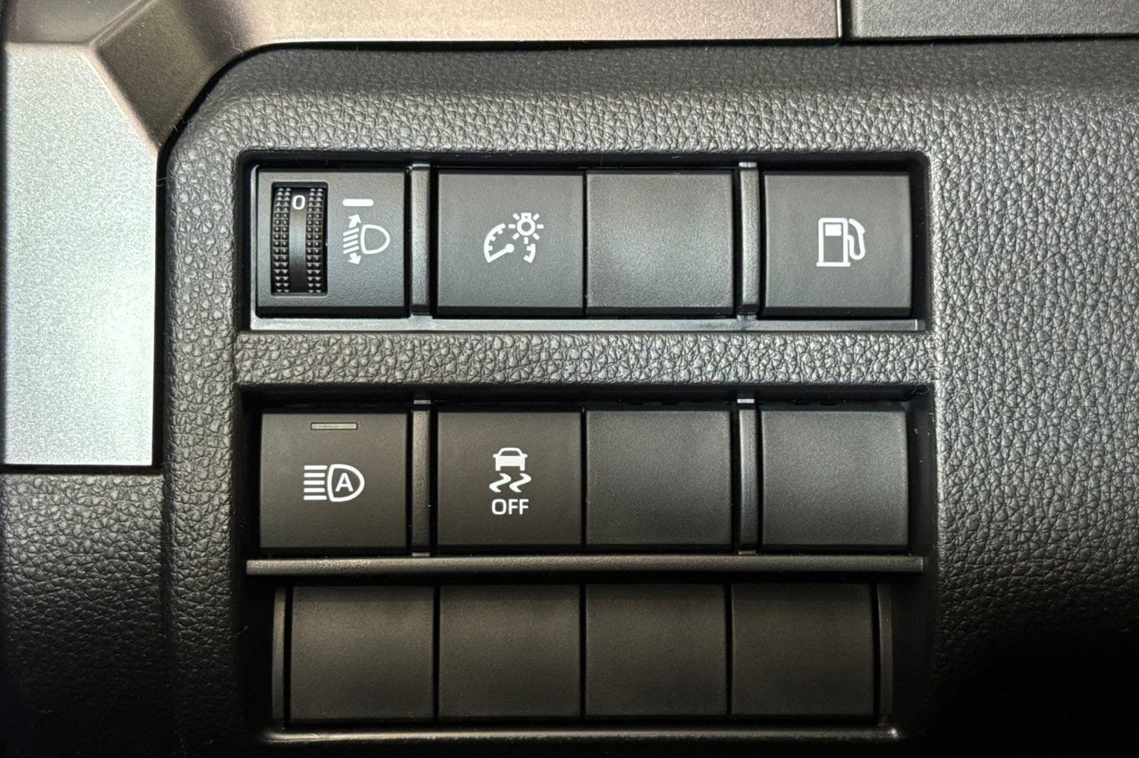 New 2026 Toyota 4Runner SR5 AWD/4WD image 30