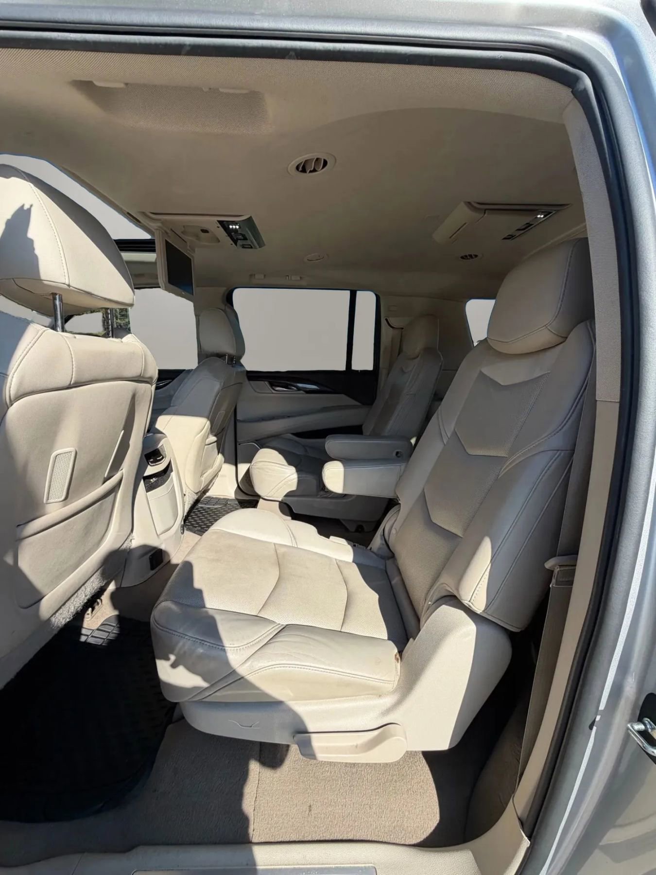 Used 2015 Cadillac Escalade ESV Premium image 11