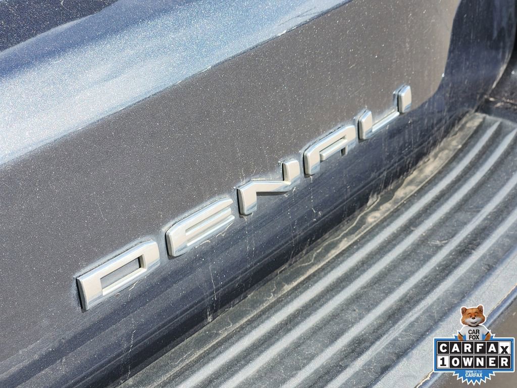 Used 2022 GMC Yukon XL Denali w/ Denali Premium Package image 16