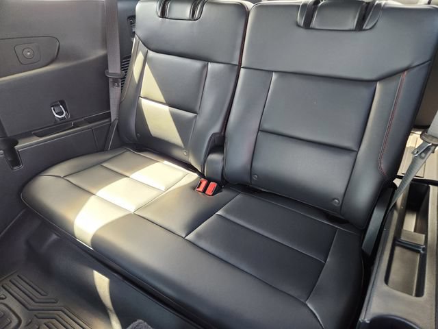 Used 2025 Ford Explorer ST-Line w/ Premium Package RWD image 32