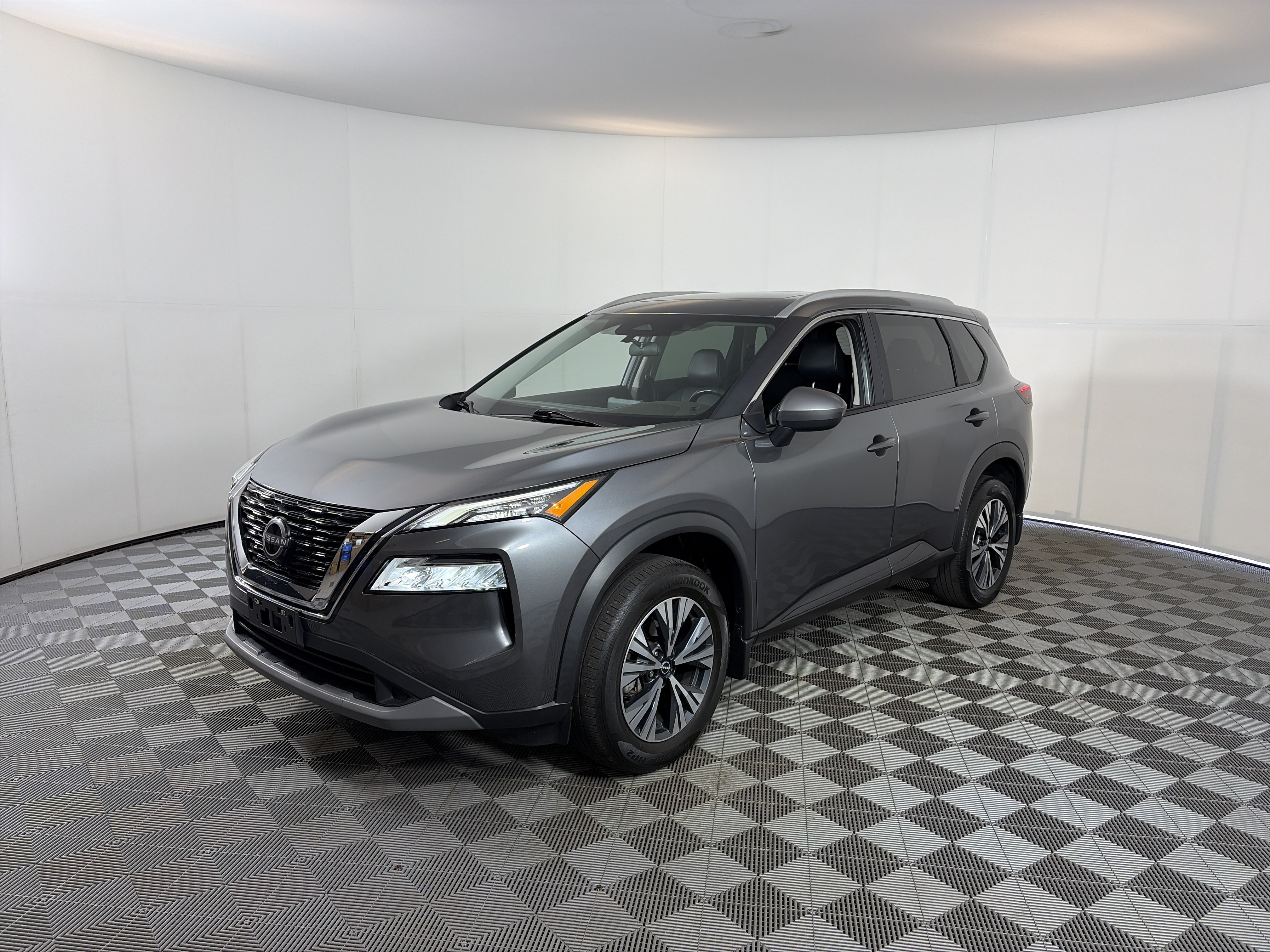 Used 2023 Nissan Rogue SV w/ SV Premium B Package AWD/4WD image 2