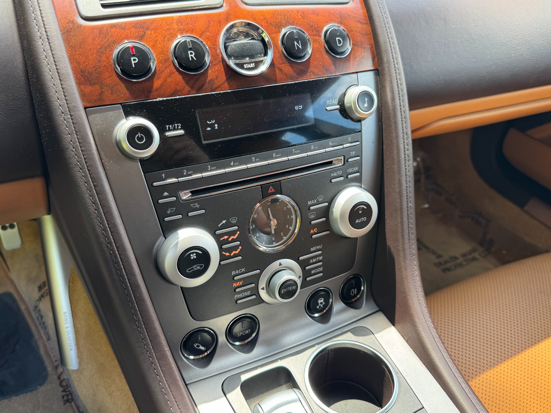 Used 2011 Aston Martin Rapide RWD image 35