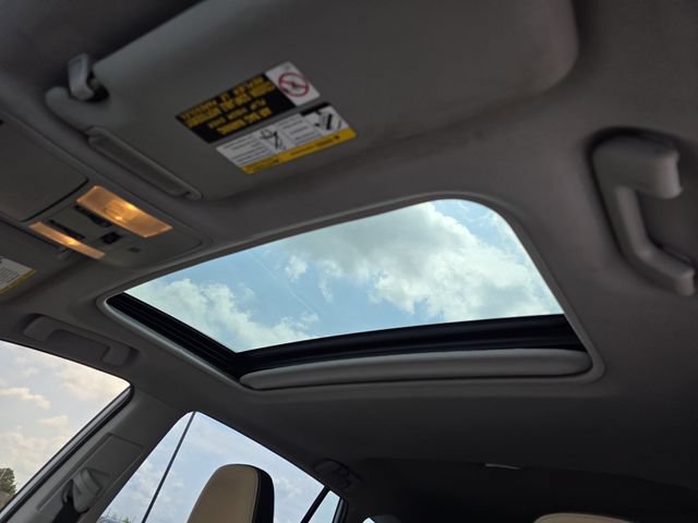 Used 2018 Toyota RAV4 XLE w/ Plus Extra Value Package FWD image 19