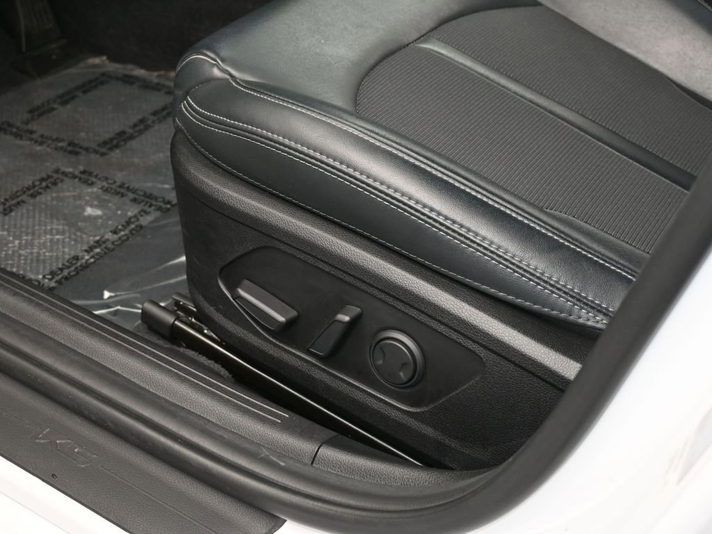 Used 2023 Kia K5 GT-Line image 12