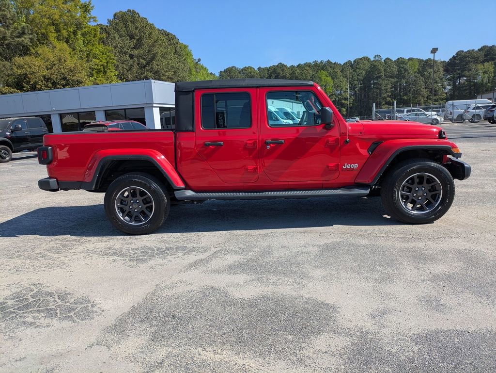 Used 2023 Jeep Gladiator Overland image 2