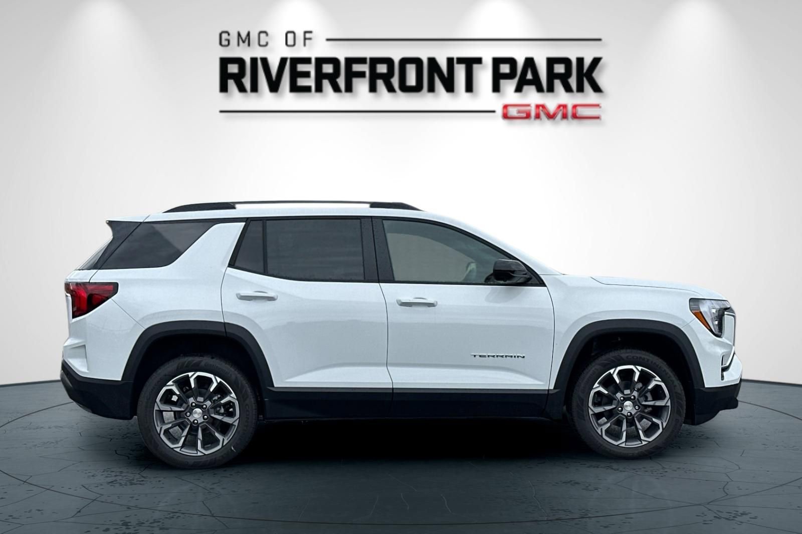 New 2026 GMC Terrain Elevation w/ Elevation Premium Package image 2