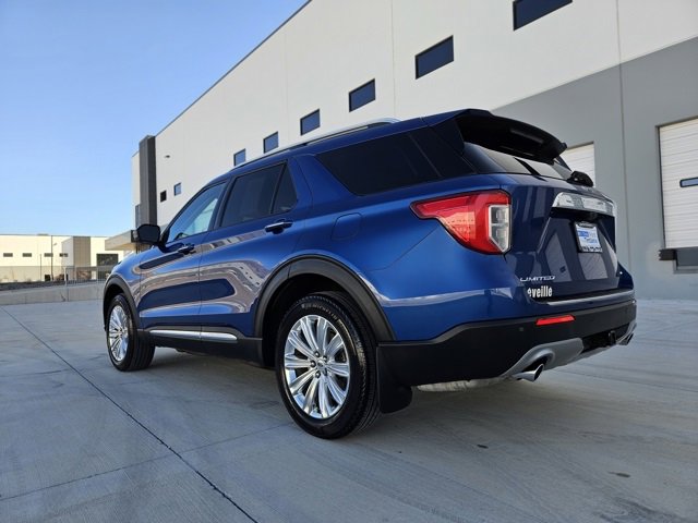 Used 2023 Ford Explorer Limited image 3