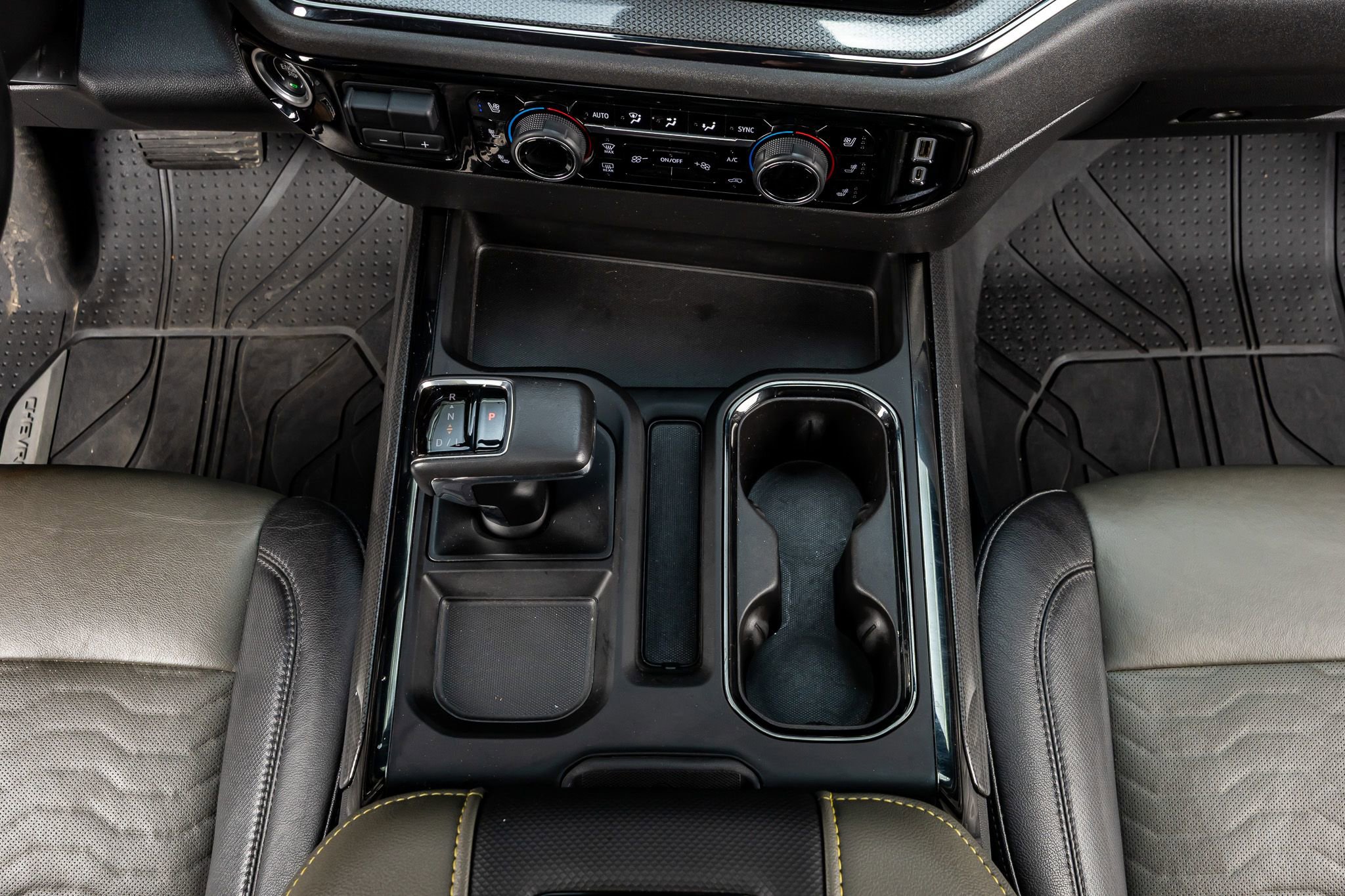 Used 2022 Chevrolet Silverado 1500 ZR2 w/ Technology Package AWD/4WD image 28