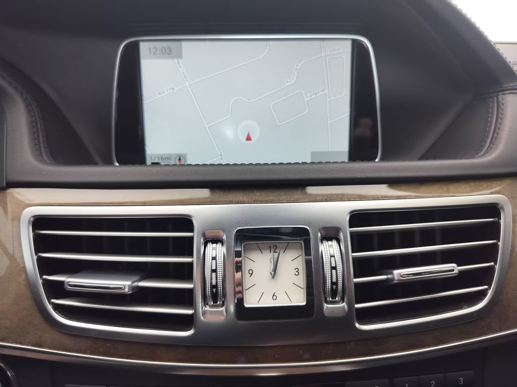 Used 2015 Mercedes-Benz E 400 4MATIC Sedan image 14
