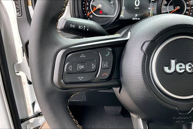 Used 2024 Jeep Gladiator Sport image 10