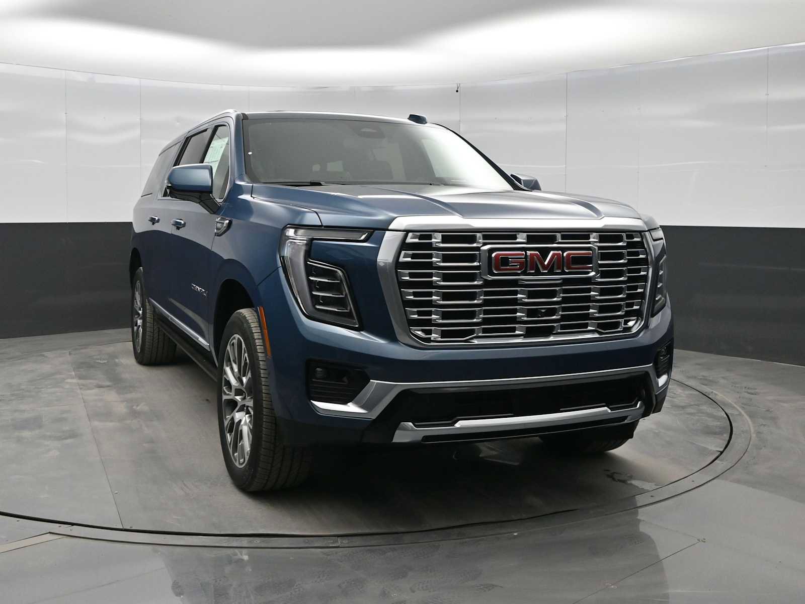 New 2026 GMC Yukon XL Denali w/ Sun & Power Step Package image 2