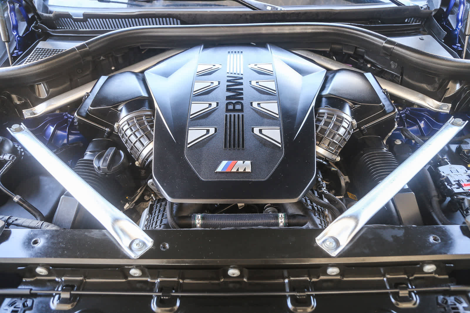 Used 2025 BMW X5 M60i w/ Parking Assistance Package image 23