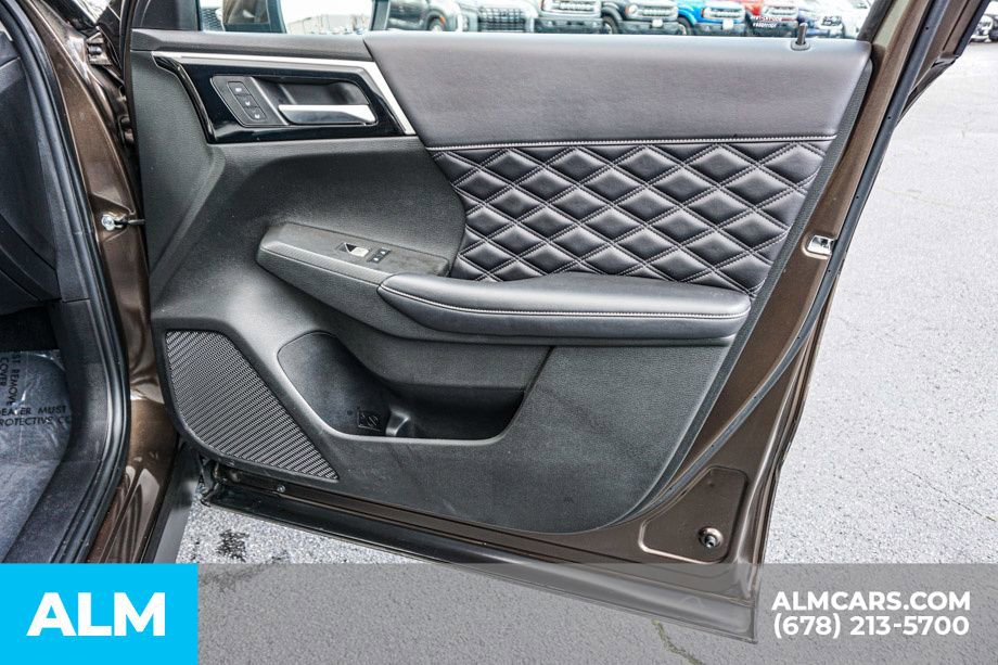 Used 2023 Mitsubishi Outlander SEL image 55