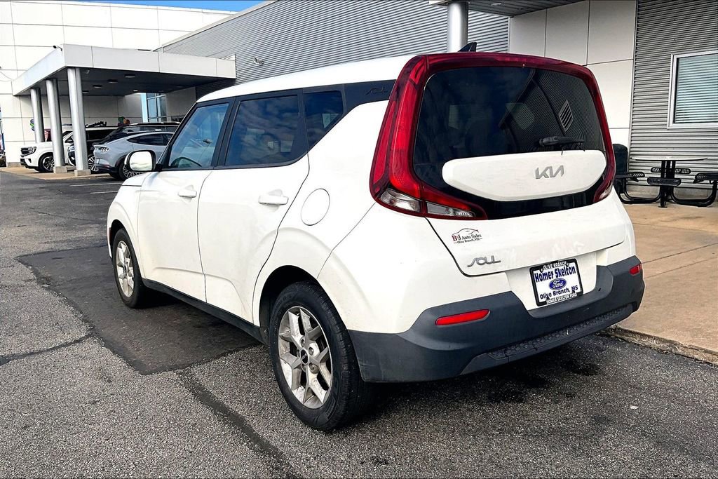 Used 2022 Kia Soul LX w/ Technology Package image 3