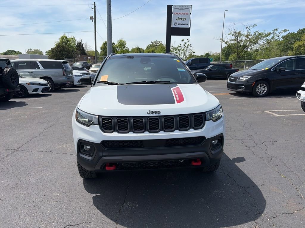 Used 2024 Jeep Compass Trailhawk image 2