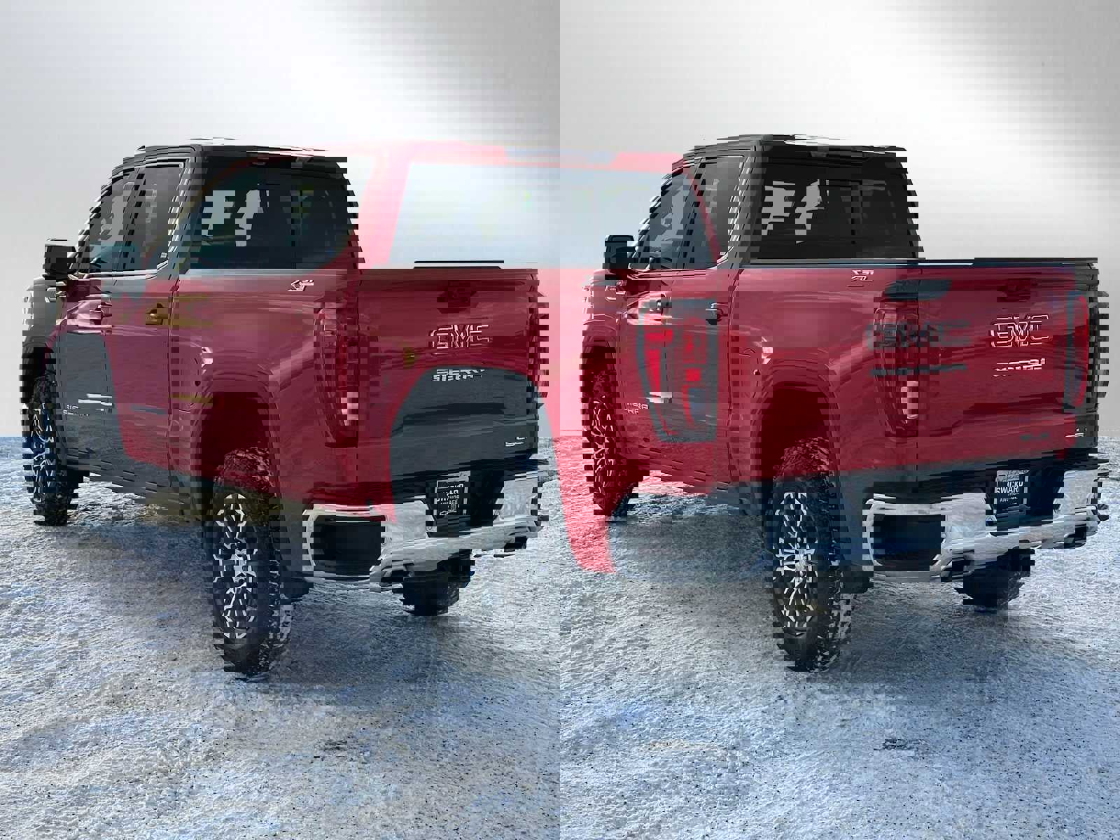 Used 2025 GMC Sierra 1500 SLE w/ X31 Off-Road Package image 5