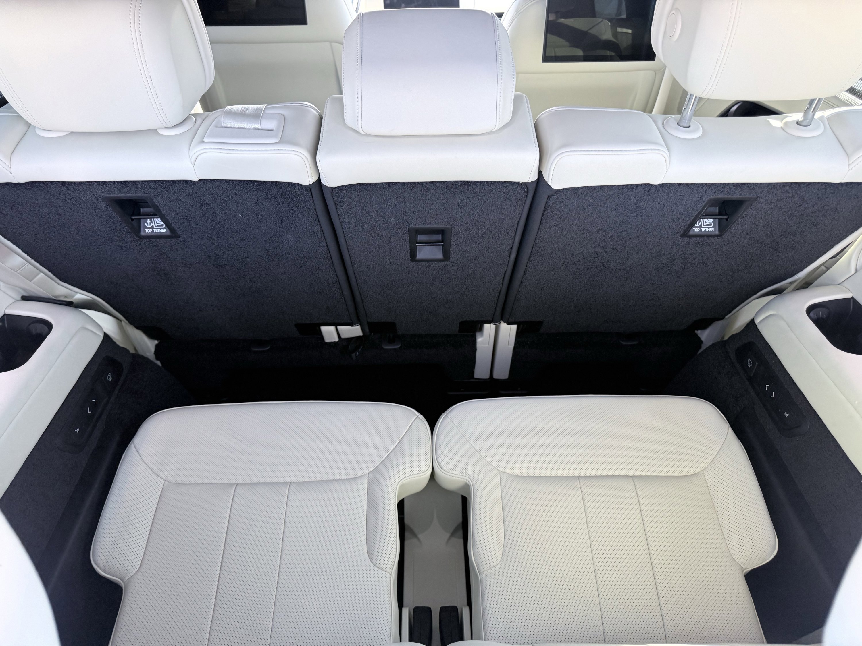 Used 2023 Land Rover Range Rover Long Wheelbase Autobiography image 16