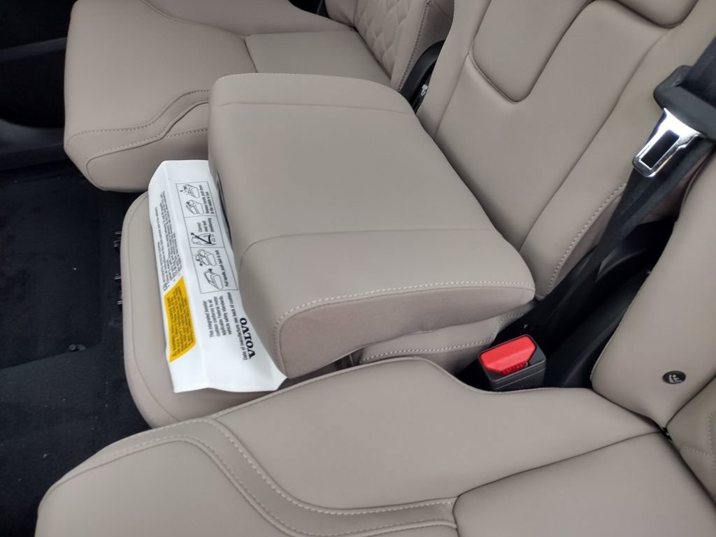New 2026 Volvo XC90 B6 Plus w/ Protection Package Premier image 22