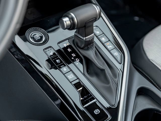 Used 2023 Kia Niro SX image 19