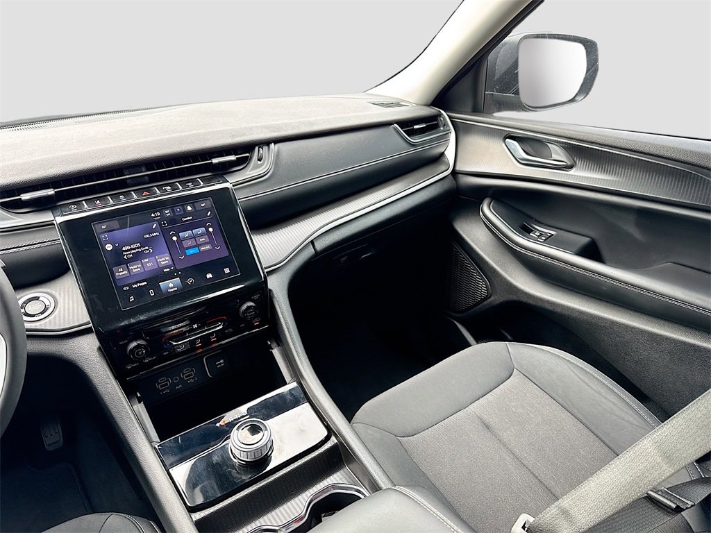 Used 2024 Jeep Grand Cherokee L Laredo image 21