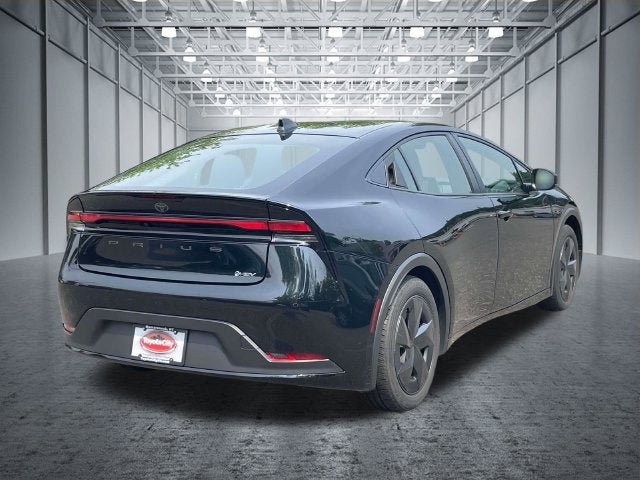 Certified 2025 Toyota Prius LE FWD image 8