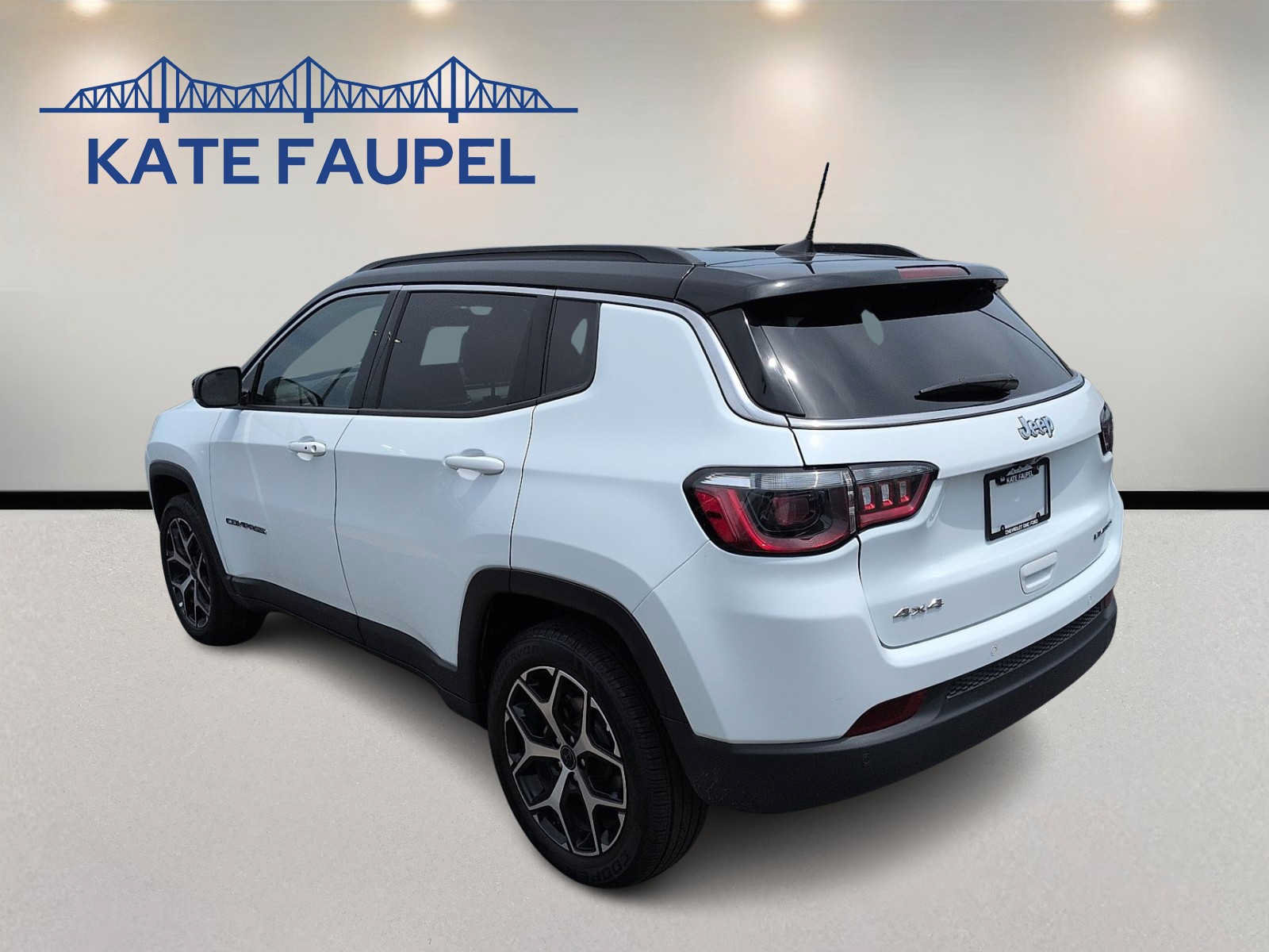 Used 2025 Jeep Compass Limited AWD/4WD image 5