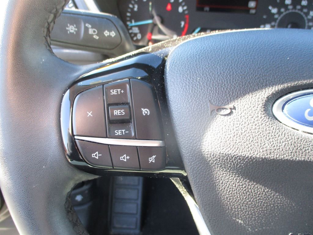 Used 2021 Ford Escape SE w/ SE Sport Appearance Package image 16