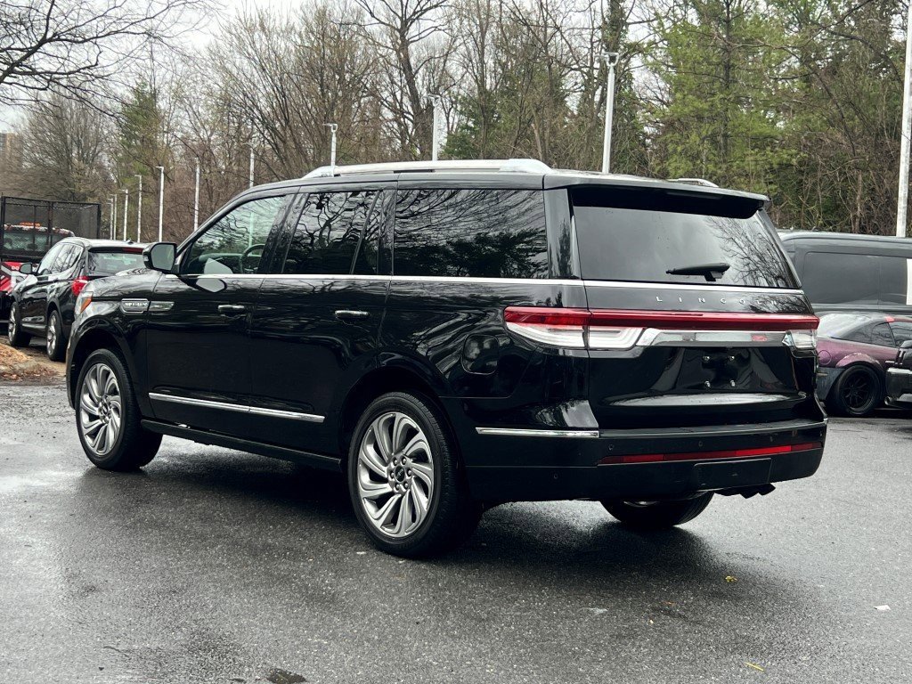 Used 2022 Lincoln Navigator Reserve image 5
