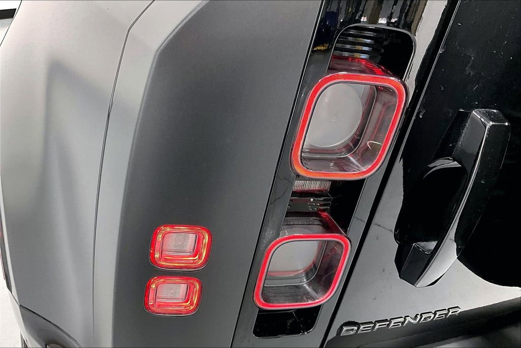 Used 2024 Land Rover Defender 110 Carpathian Edition image 39