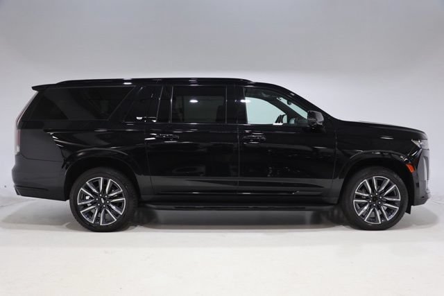 Used 2024 Cadillac Escalade ESV Sport AWD/4WD image 8