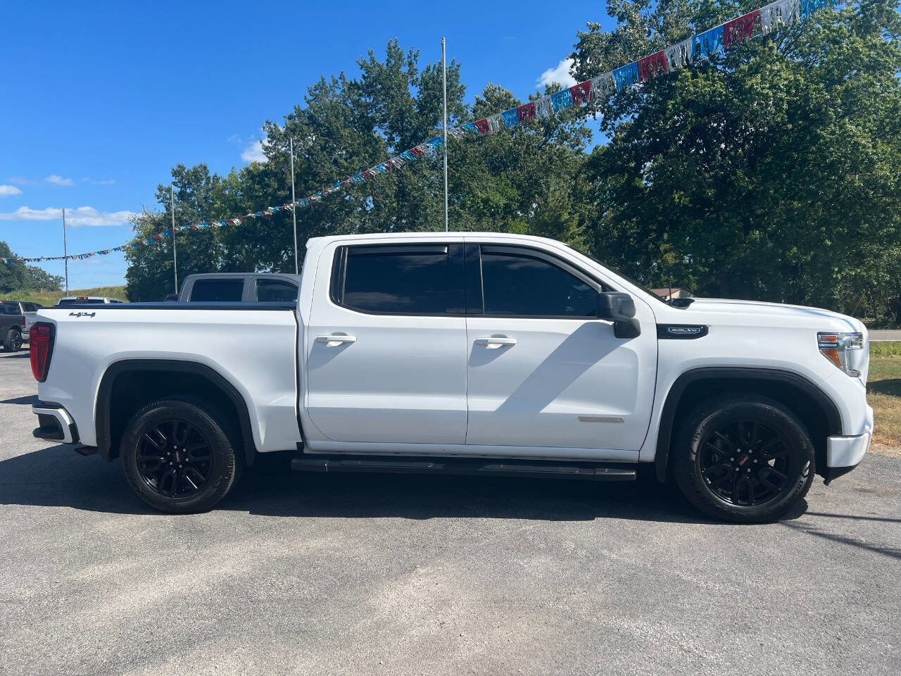 Used 2020 GMC Sierra 1500 Elevation w/ Elevation Value Package image 2
