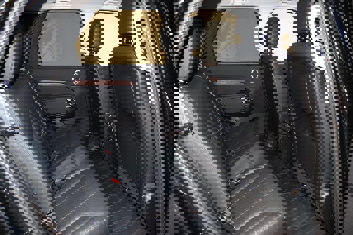 Used 2018 Land Rover Discovery HSE image 61