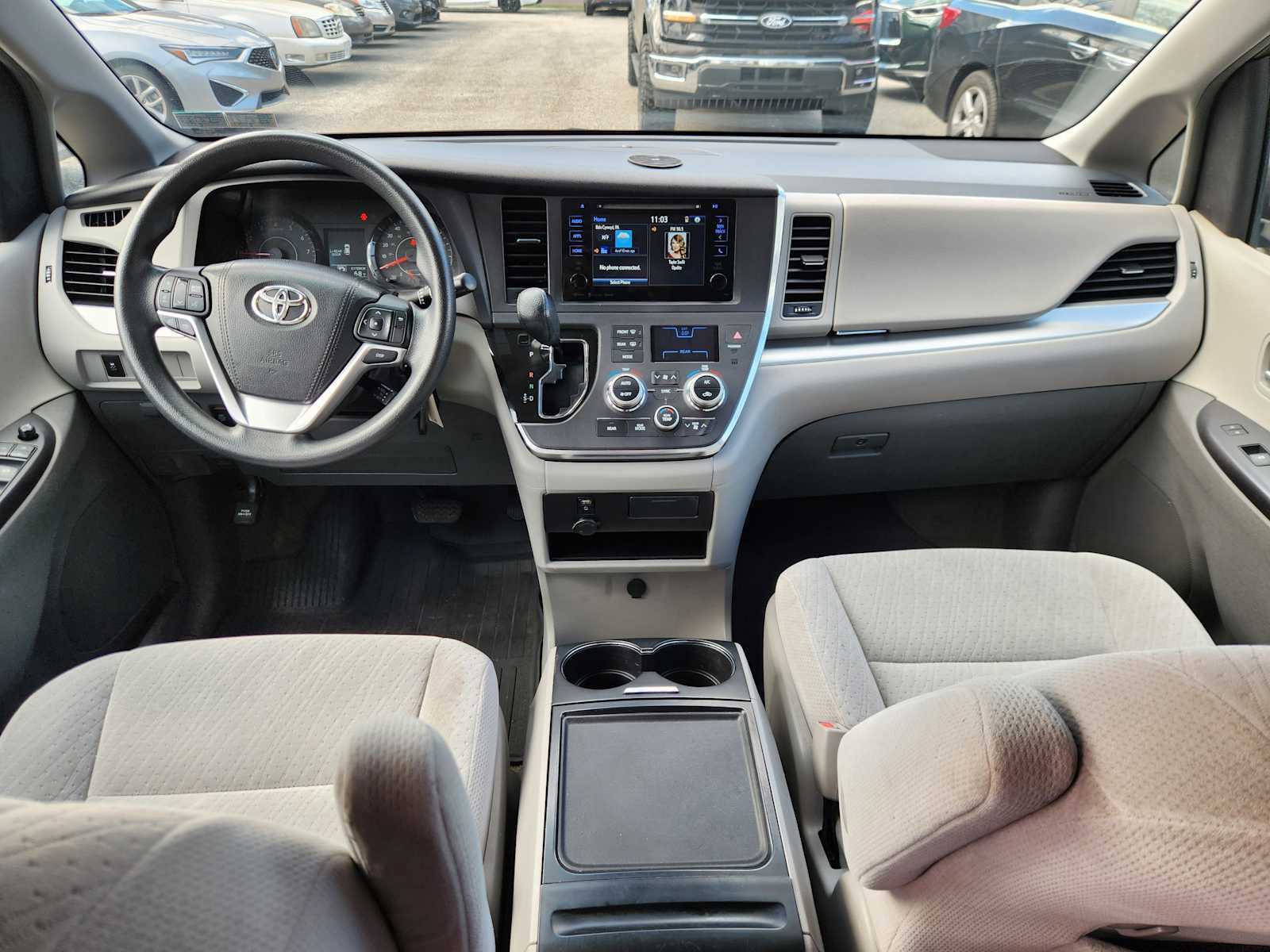 Used 2016 Toyota Sienna LE image 8