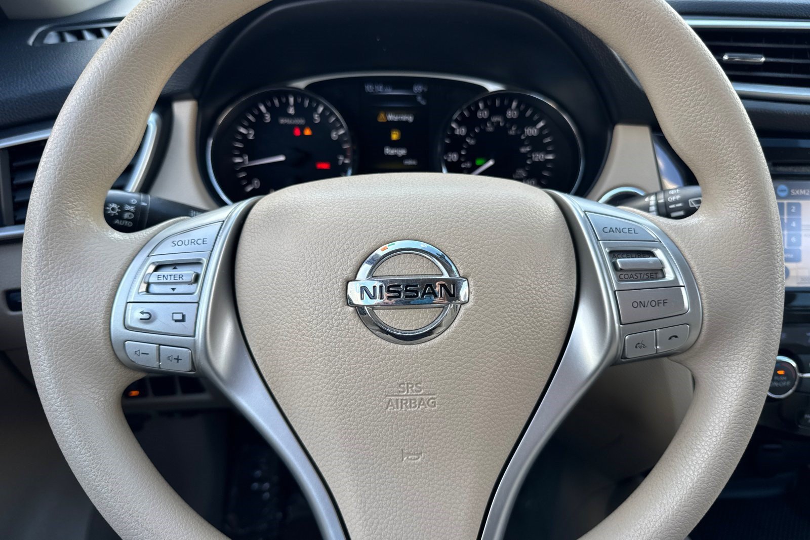 Used 2015 Nissan Rogue SV w/ SV Premium Package FWD image 11