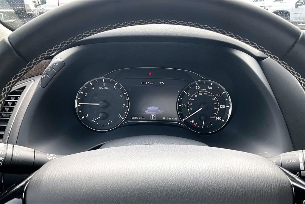 Used 2023 INFINITI QX80 Premium Select w/ All-Season Package RWD image 31