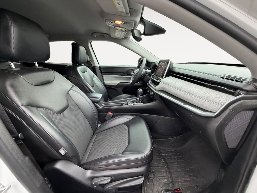 Used 2022 Jeep Compass Latitude image 12