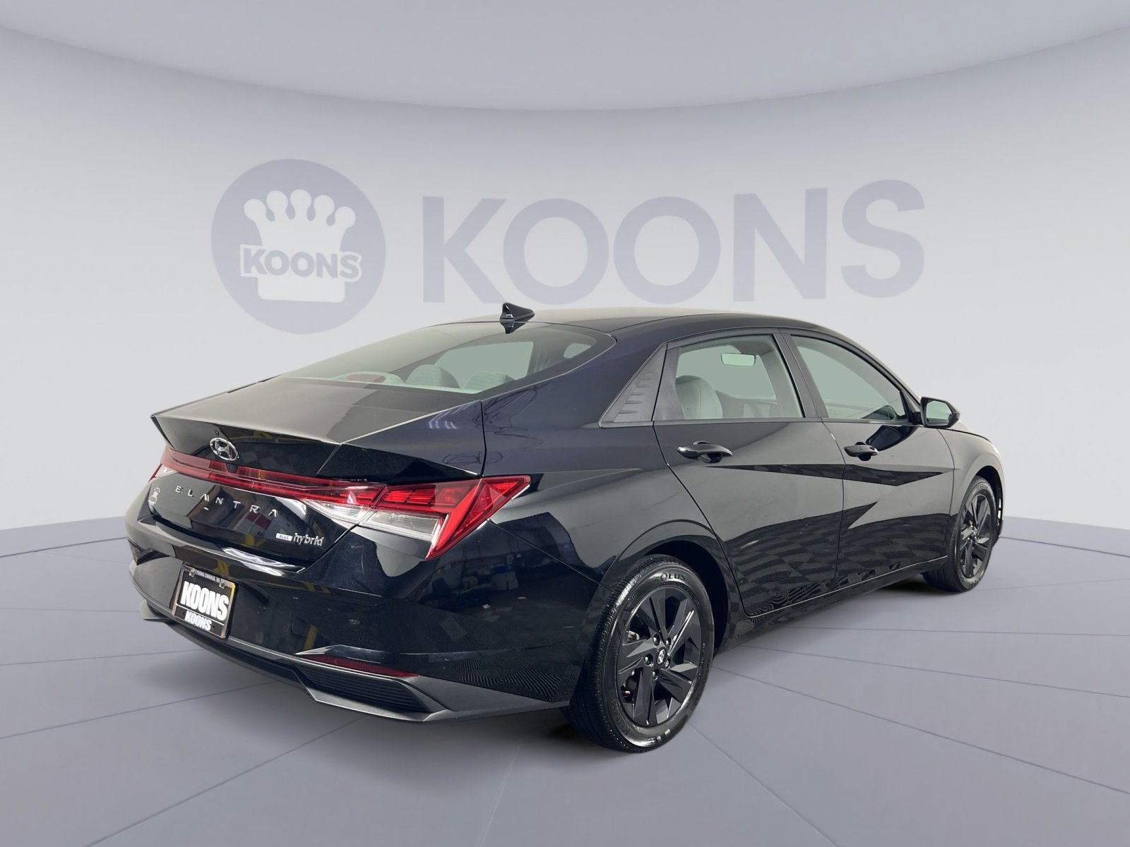 Used 2023 Hyundai Elantra Blue w/ Preferred Accessory Package image 7