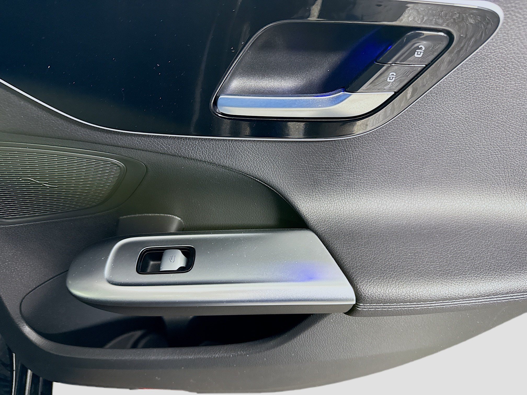 Used 2025 Mercedes-Benz C 300 Sedan image 31