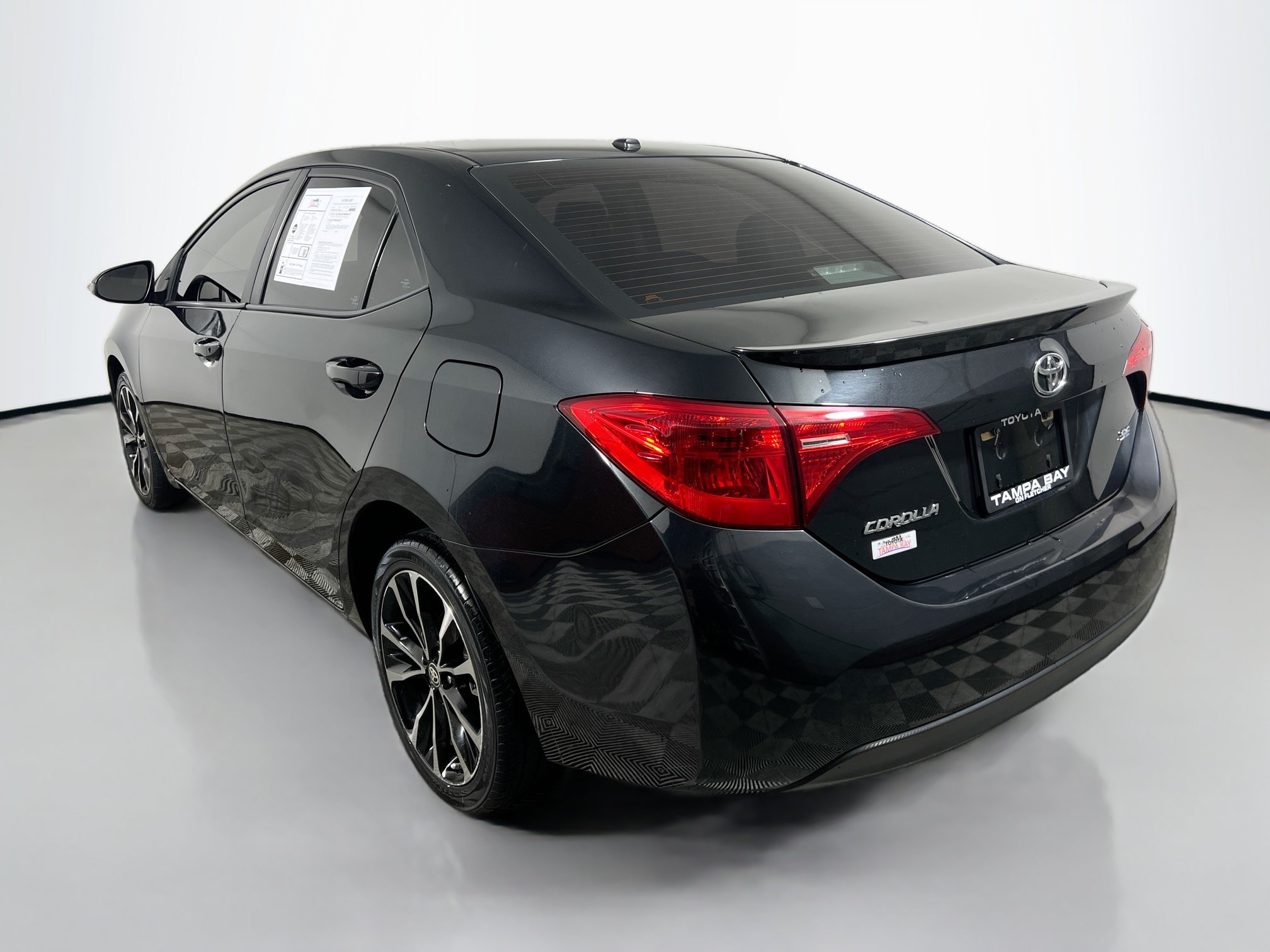 Used 2019 Toyota Corolla SE w/ SE Premium Package FWD image 8