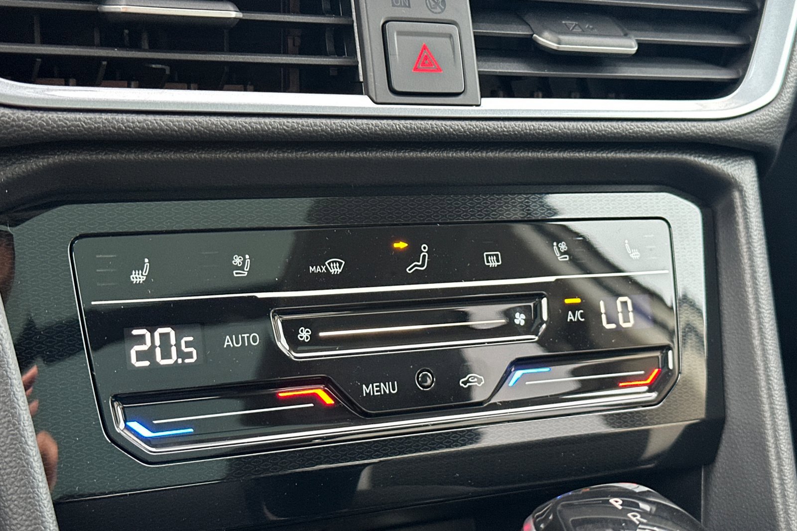 New 2026 Volkswagen Taos SEL image 21