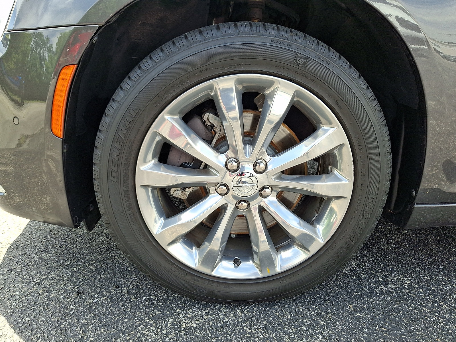 Used 2018 Chrysler 300 Limited w/ Safetytec Plus Group AWD/4WD image 29