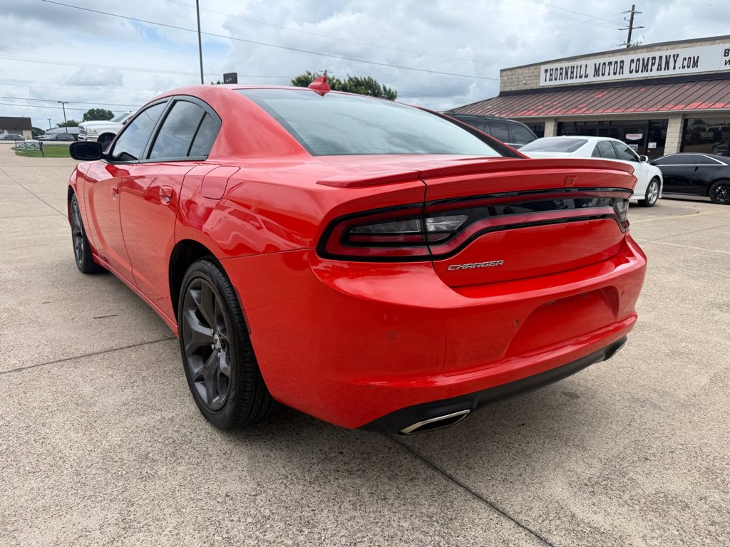 Used 2019 Dodge Charger SXT w/ Plus Group RWD image 5