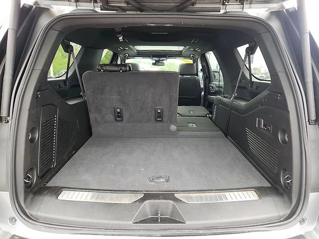 Certified 2023 Chevrolet Suburban Z71 w/ Luxury Package AWD/4WD image 30
