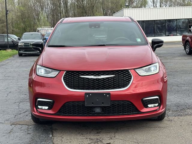 Used 2025 Chrysler Pacifica Select image 29