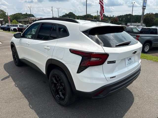 New 2026 Chevrolet Trax LT w/ Driver Confidence Package FWD image 4