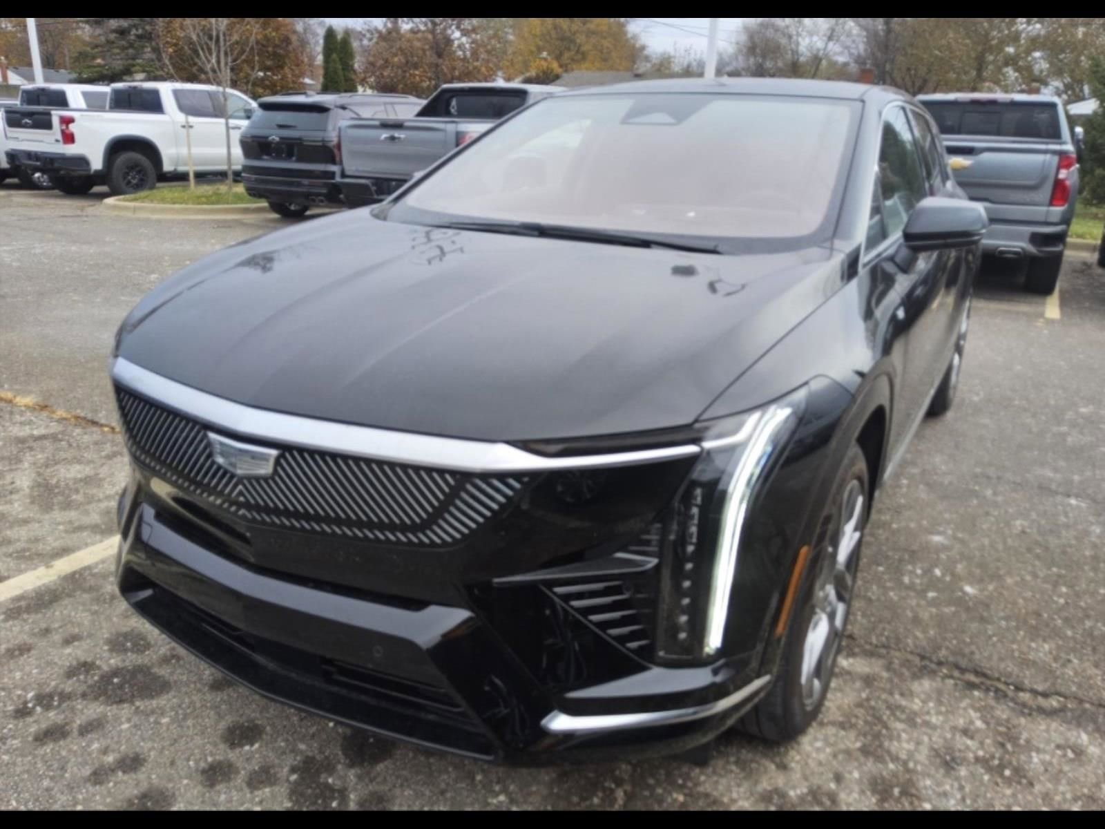 Used 2025 Cadillac Optiq Luxury 2 w/ LPO, Floor Liner Package AWD/4WD image 12