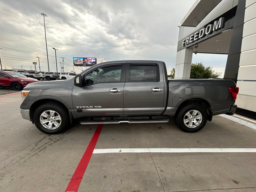 Used 2019 Nissan Titan SV w/ SV Convenience Package AWD/4WD image 2